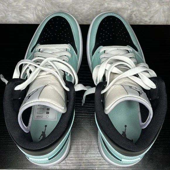 NIKE Jordan 1 Mid Aqua Blue Tint - Size 8.5W - Picture 4 of 5